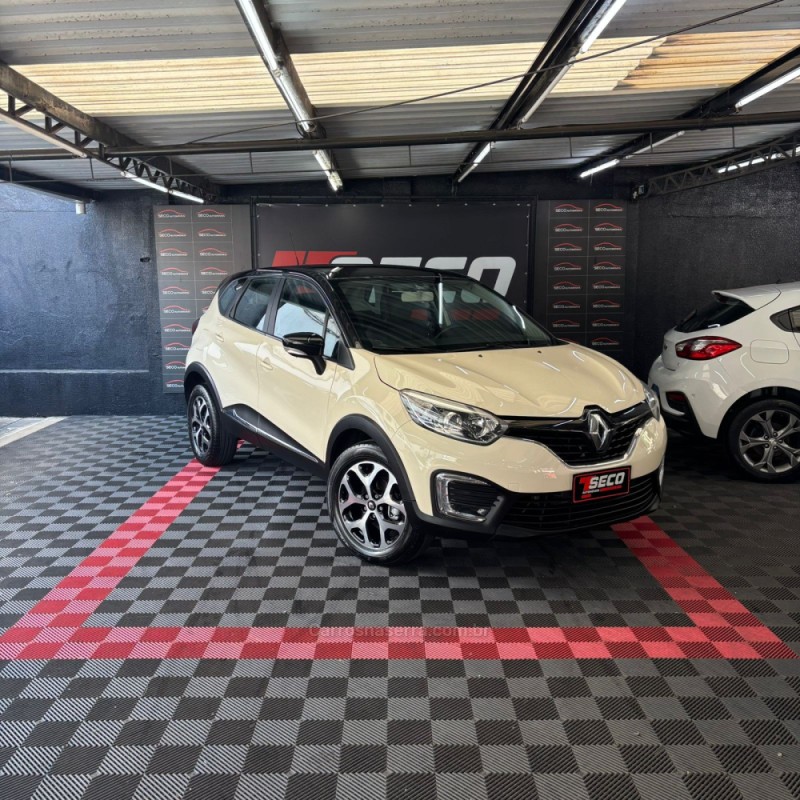 CAPTUR 1.6 LIFE 16V FLEX 4P AUTOMÁTICO - 2018 - PASSO FUNDO