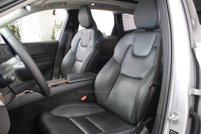 XC60 2.0 T8 ULTIMATE AWD HIBRIDO 4P AUTOMÁTICO - 2023 - CAXIAS DO SUL