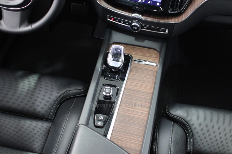 XC60 2.0 T8 ULTIMATE AWD HIBRIDO 4P AUTOMÁTICO - 2023 - CAXIAS DO SUL