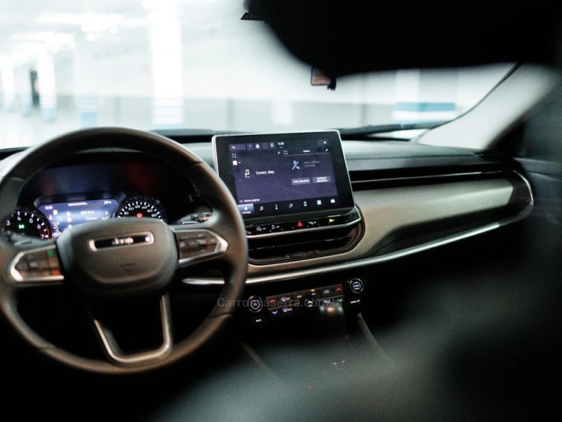 COMPASS 1.3 LONGITUDE T270 16V TURBO FLEX 4P AUTOMÁTICO - 2023 - PORTO ALEGRE