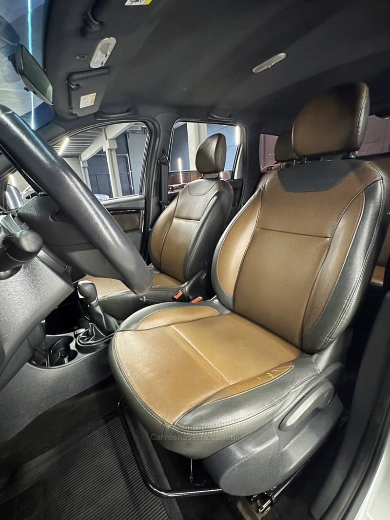 DUSTER 2.0 DYNAMIQUE 4X2 16V FLEX 4P AUTOMÁTICO - 2017 - PASSO FUNDO