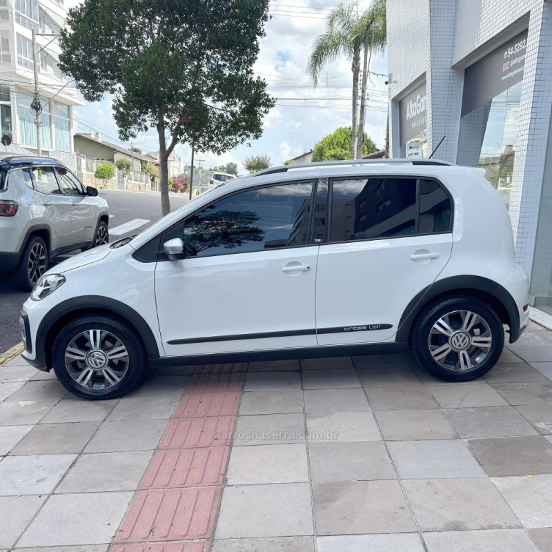 UP 1.0 CROSS T.FLEX 12V 4P MANUAL - 2018 - FLORES DA CUNHA