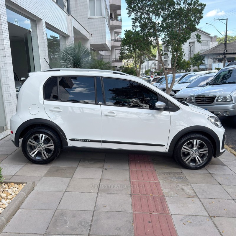 UP 1.0 CROSS T.FLEX 12V 4P MANUAL - 2018 - FLORES DA CUNHA