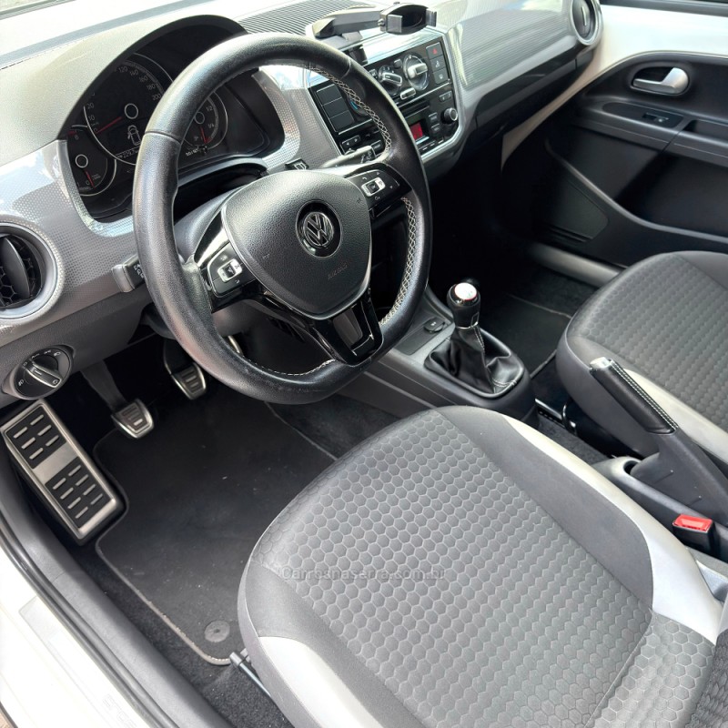 UP 1.0 CROSS T.FLEX 12V 4P MANUAL - 2018 - FLORES DA CUNHA