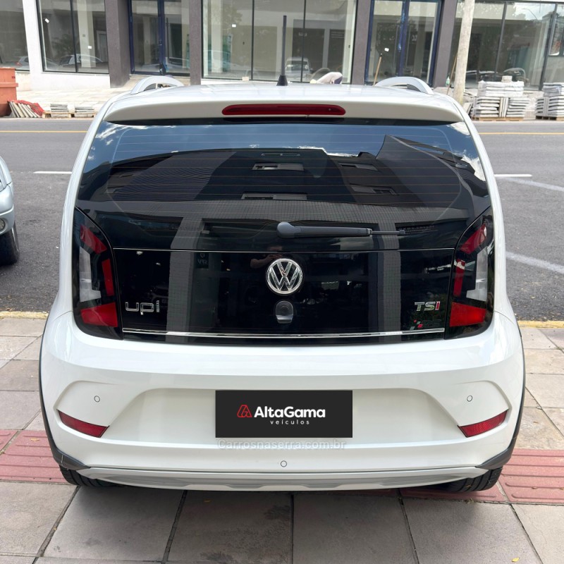 UP 1.0 CROSS T.FLEX 12V 4P MANUAL - 2018 - FLORES DA CUNHA