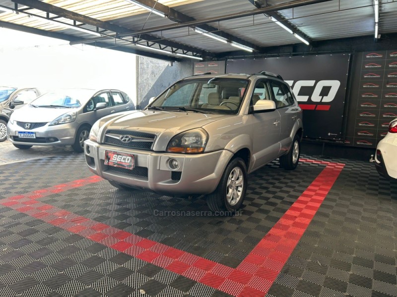 tucson 2.0 mpfi gl 16v 142cv 2wd gasolina 4p automatico 2010 passo fundo