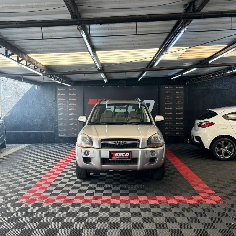 TUCSON 2.0 MPFI GL 16V 142CV 2WD GASOLINA 4P AUTOMÁTICO - 2010 - PASSO FUNDO