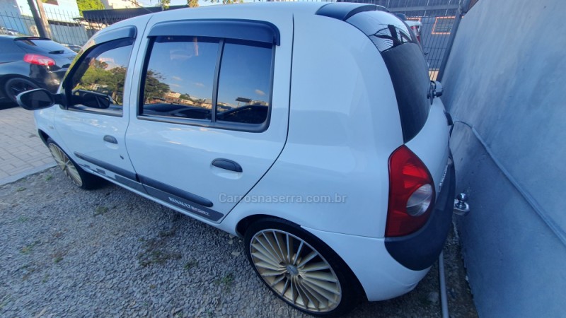 CLIO 1.6 EXPRESSION 16V FLEX 4P MANUAL - 2005 - CAXIAS DO SUL