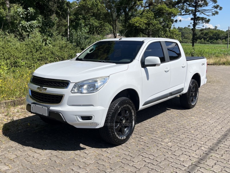 S10 2.5 LT 4X4 CD 16V FLEX 4P MANUAL - 2015 - NOVA BASSANO