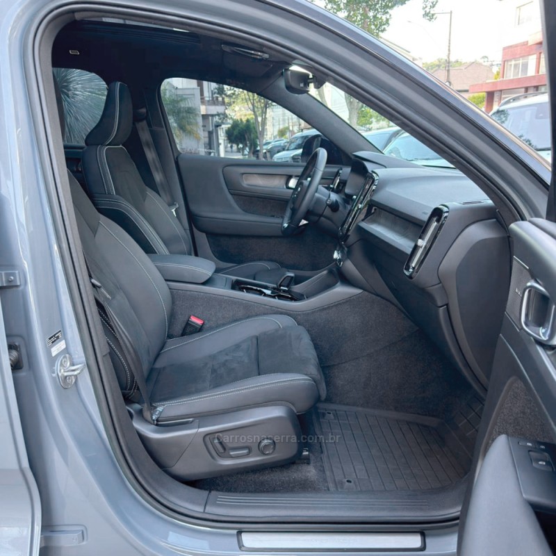 XC 40  - 2023 - FLORES DA CUNHA