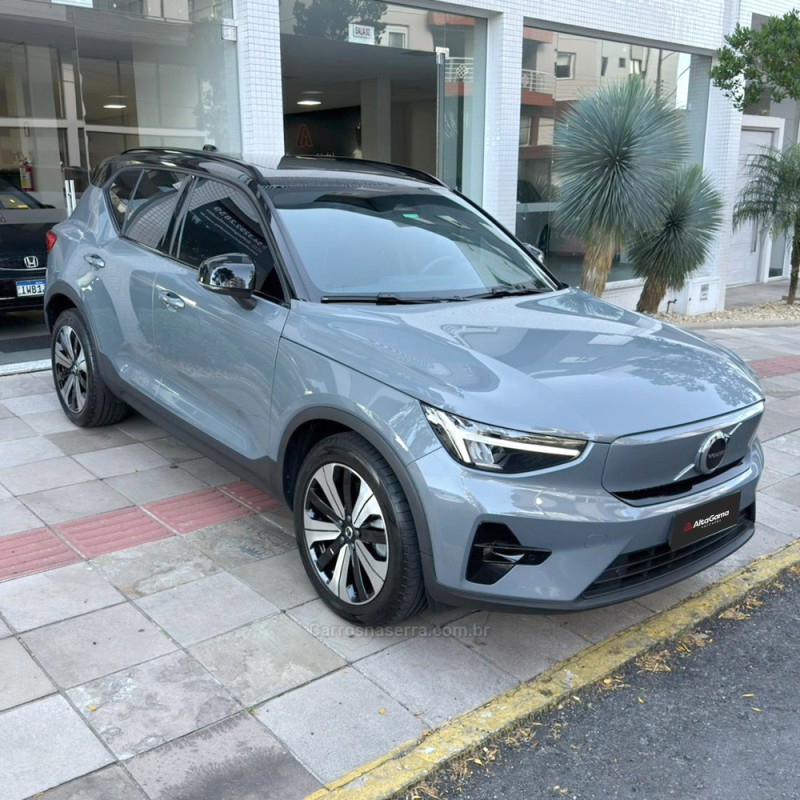 XC 40  - 2023 - FLORES DA CUNHA