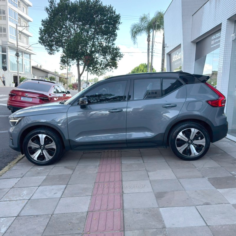XC 40  - 2023 - FLORES DA CUNHA