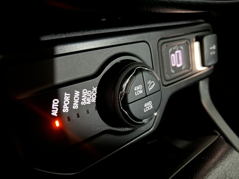 RENEGADE 1.3 TRAILHAWK T270 16V TURBO FLEX 4X4 4P AUTOMÁTICO - 2022 - BENTO GONçALVES