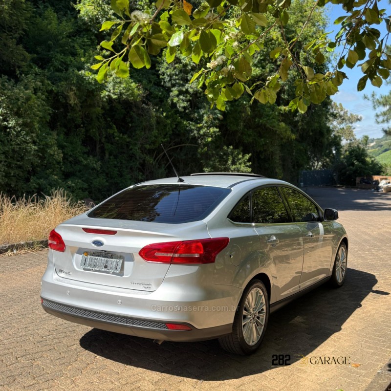 FOCUS 2.0 TITANIUM SEDAN 16V FLEX 4P AUTOMÁTICO - 2017 - FARROUPILHA