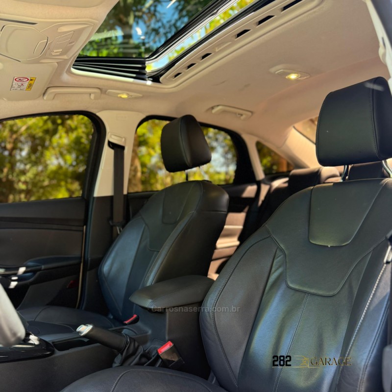 FOCUS 2.0 TITANIUM SEDAN 16V FLEX 4P AUTOMÁTICO - 2017 - FARROUPILHA