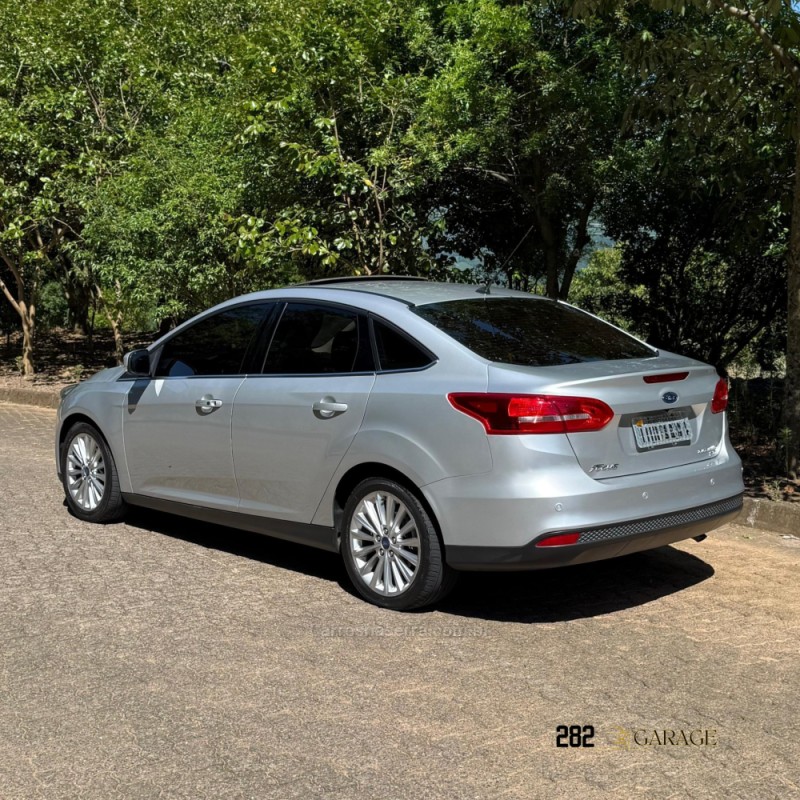 FOCUS 2.0 TITANIUM SEDAN 16V FLEX 4P AUTOMÁTICO - 2017 - FARROUPILHA