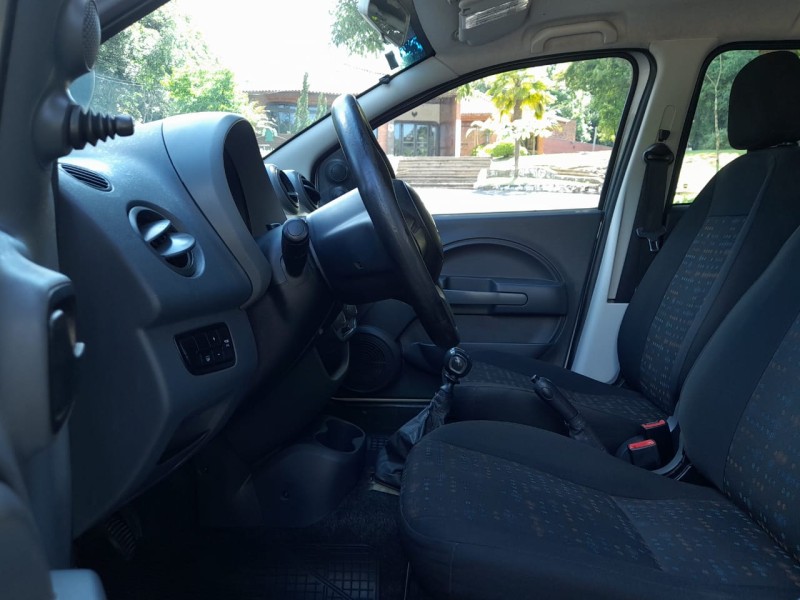 UNO 1.0 VIVACE 8V FLEX 4P MANUAL - 2016 - FARROUPILHA