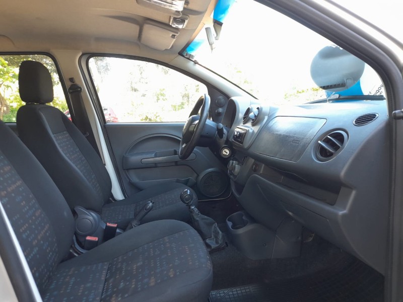 UNO 1.0 VIVACE 8V FLEX 4P MANUAL - 2016 - FARROUPILHA