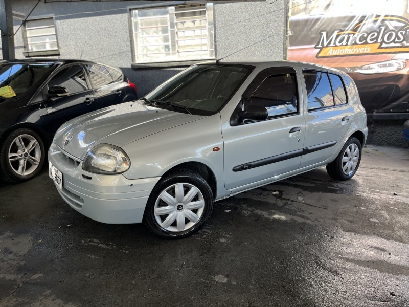 CLIO 1.0 AUTHENTIQUE 16V GASOLINA 4P MANUAL - 2001 - CAXIAS DO SUL