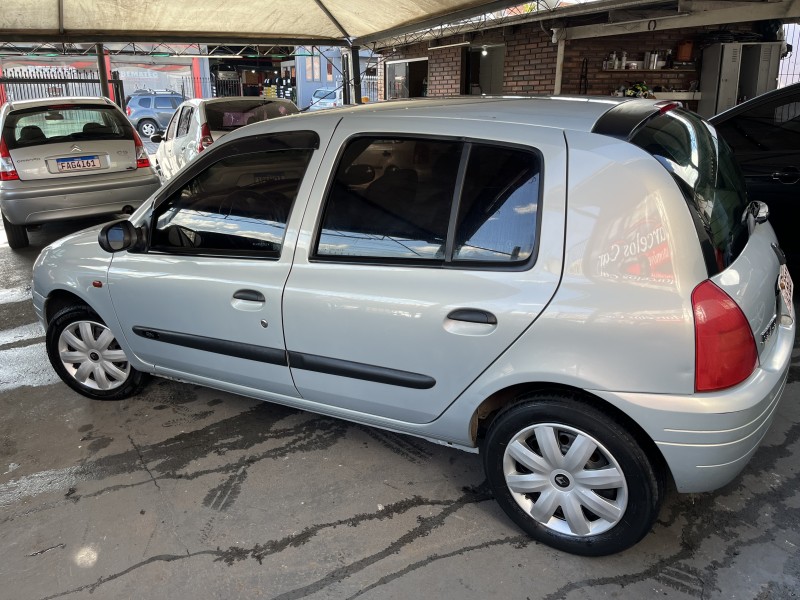 CLIO 1.0 AUTHENTIQUE 16V GASOLINA 4P MANUAL - 2001 - CAXIAS DO SUL