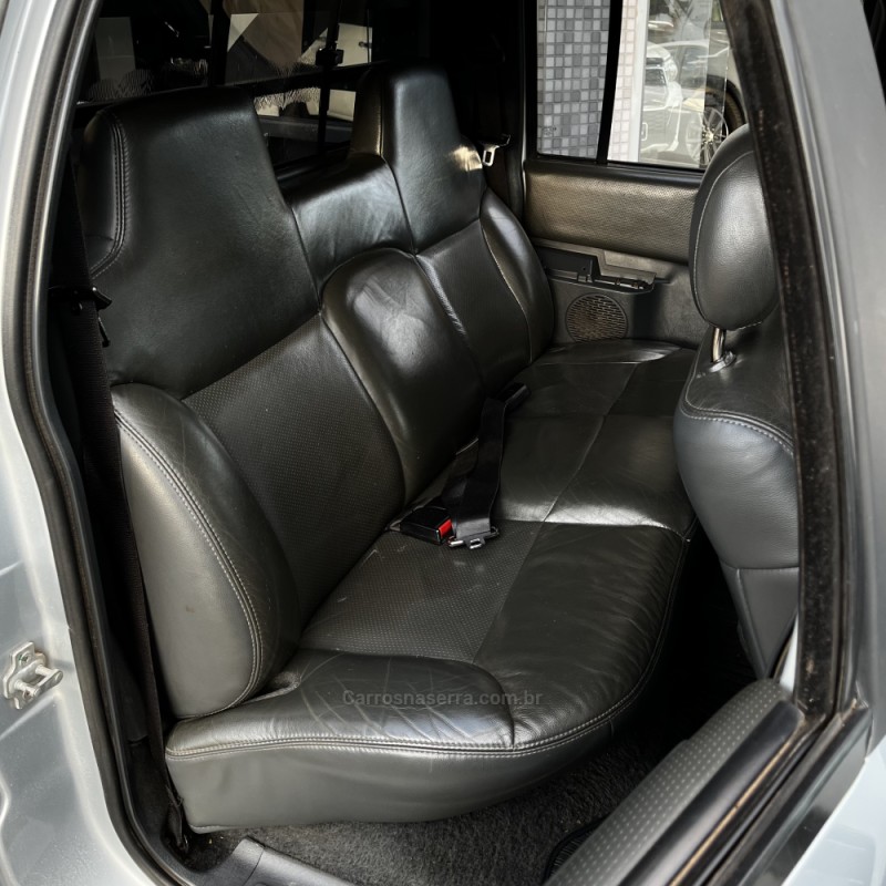 S10 2.4 MPFI EXECUTIVE 4X2 CD 8V FLEX 4P MANUAL - 2011 - VACARIA