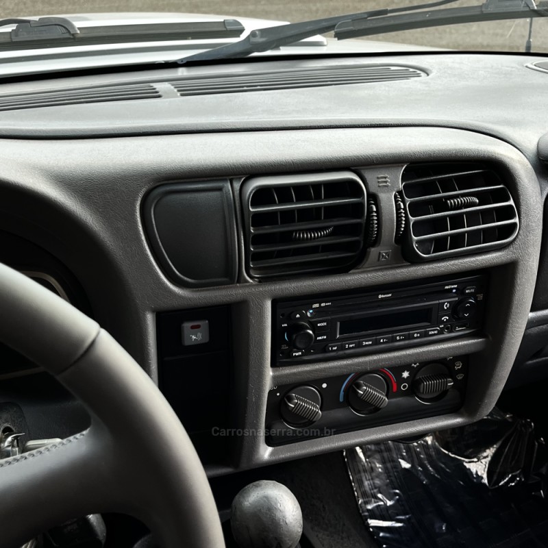 S10 2.4 MPFI EXECUTIVE 4X2 CD 8V FLEX 4P MANUAL - 2011 - VACARIA