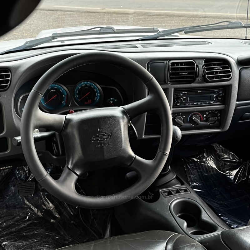 S10 2.4 MPFI EXECUTIVE 4X2 CD 8V FLEX 4P MANUAL - 2011 - VACARIA