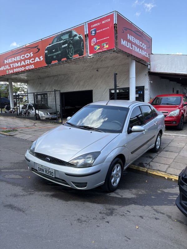 FOCUS 2.0 FC 16V GASOLINA 4P MANUAL - 2005 - FARROUPILHA