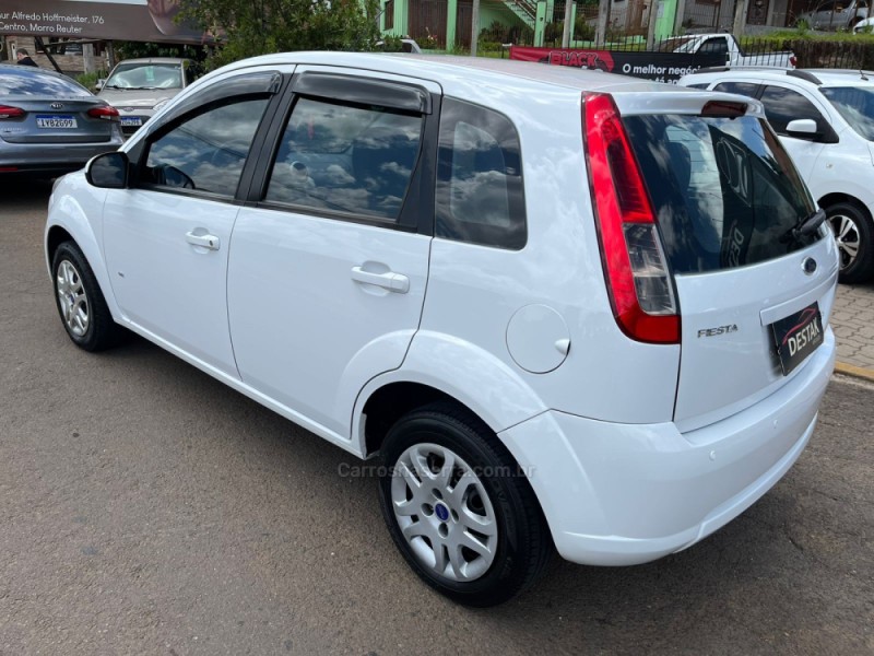 FIESTA 1.0 MPI CLASS 8V GASOLINA 4P MANUAL - 2014 - DOIS IRMãOS