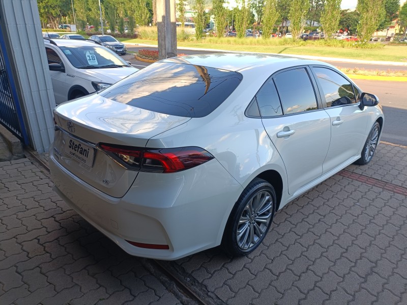 COROLLA 2.0 XEI 16V FLEX 4P AUTOMÁTICO - 2021 - BOM PRINCíPIO
