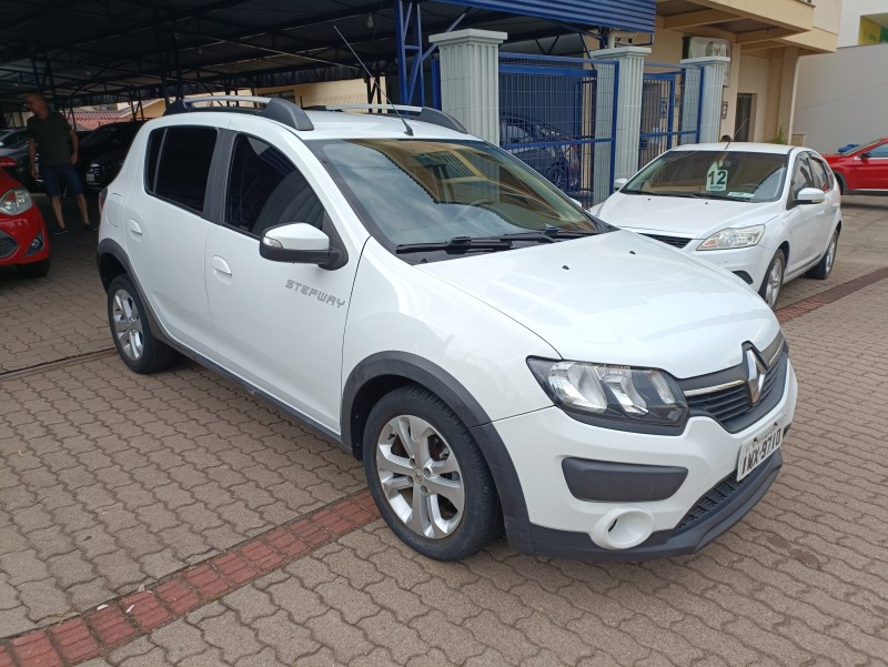SANDERO 1.6 STEPWAY EASY R 16V FLEX 4P AUTOMÁTICO - 2016 - BOM PRINCíPIO
