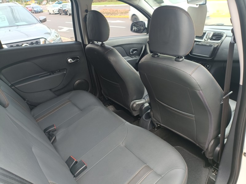 SANDERO 1.6 STEPWAY RIP CURL 8V FLEX 4P AUTOMATIZADO - 2016 - BOM PRINCíPIO