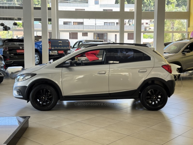 ONIX 1.4 MPFI ACTIV 8V FLEX 4P MANUAL - 2019 - FLORES DA CUNHA