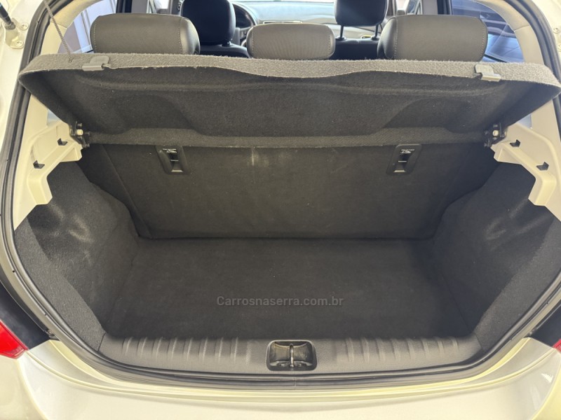 ONIX 1.4 MPFI ACTIV 8V FLEX 4P MANUAL - 2019 - FLORES DA CUNHA