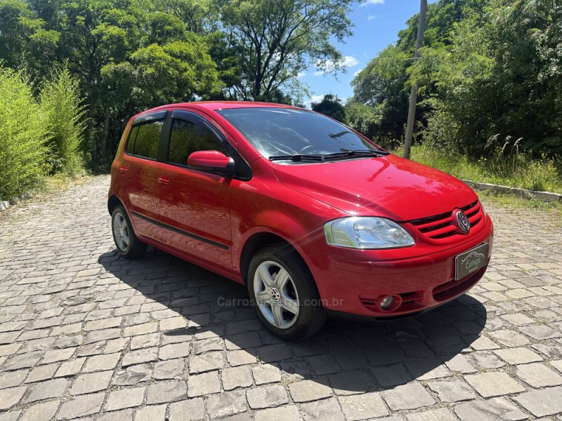 FOX 1.0 MI 8V FLEX 4P MANUAL - 2005 - NOVA PRATA