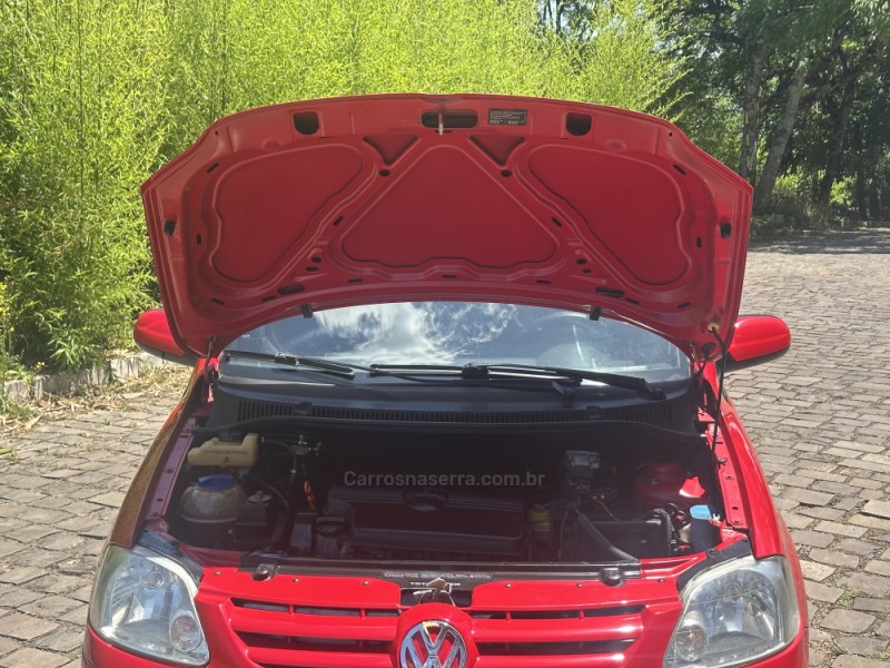 FOX 1.0 MI 8V FLEX 4P MANUAL - 2005 - NOVA PRATA