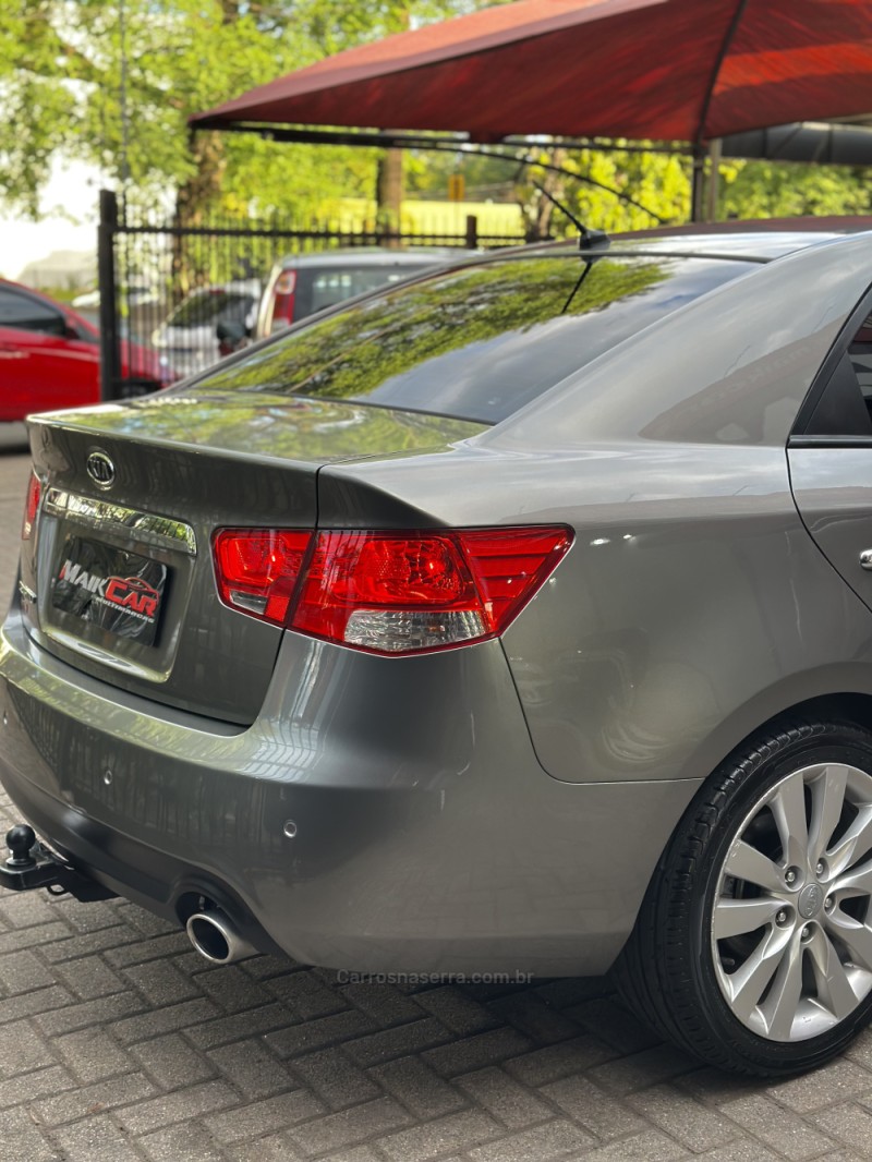 CERATO 1.6 SX3 16V FLEX 4P MANUAL - 2011 - ESTâNCIA VELHA