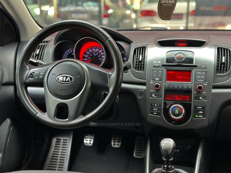 CERATO 1.6 SX3 16V FLEX 4P MANUAL - 2011 - ESTâNCIA VELHA