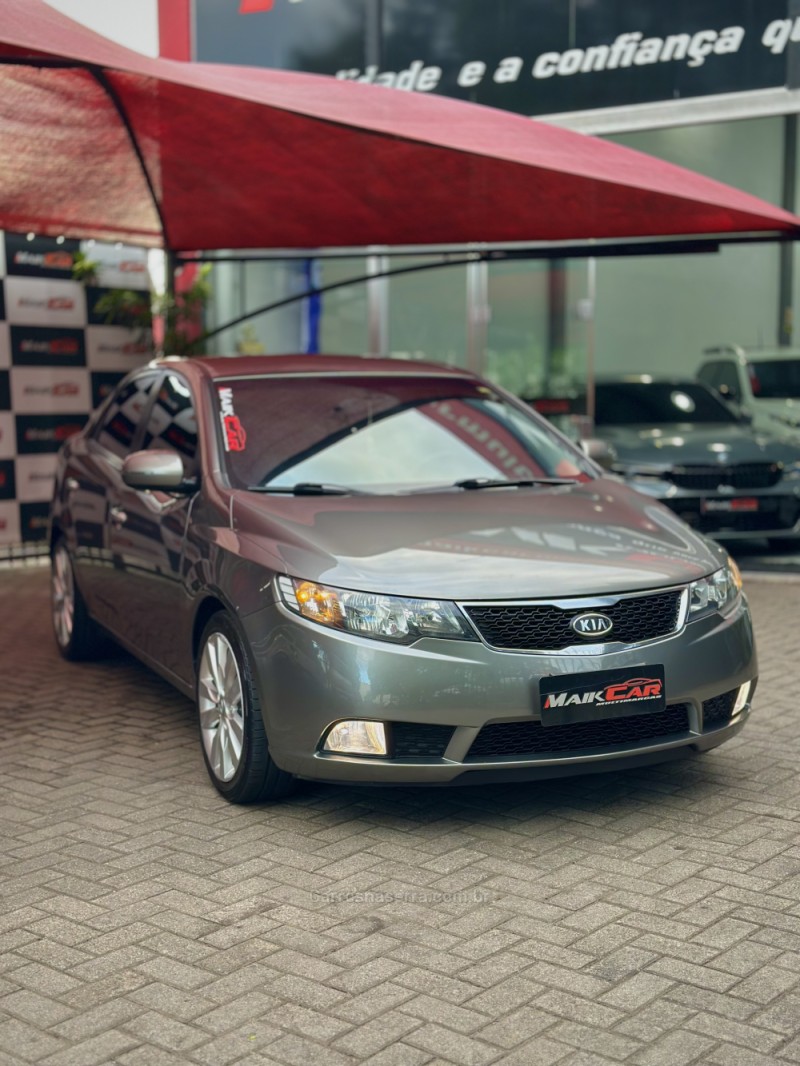 CERATO 1.6 SX3 16V FLEX 4P MANUAL - 2011 - ESTâNCIA VELHA