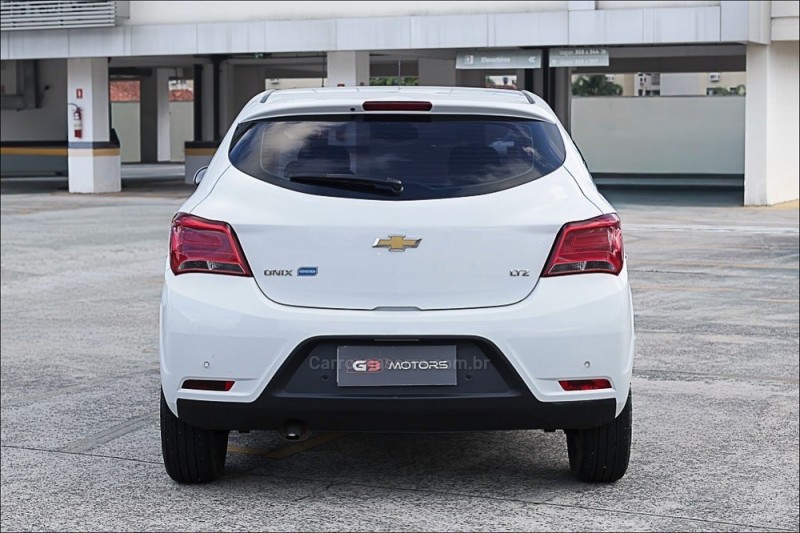 ONIX 1.4 MPFI LTZ 8V FLEX 4P AUTOMÁTICO - 2018 - PORTO ALEGRE