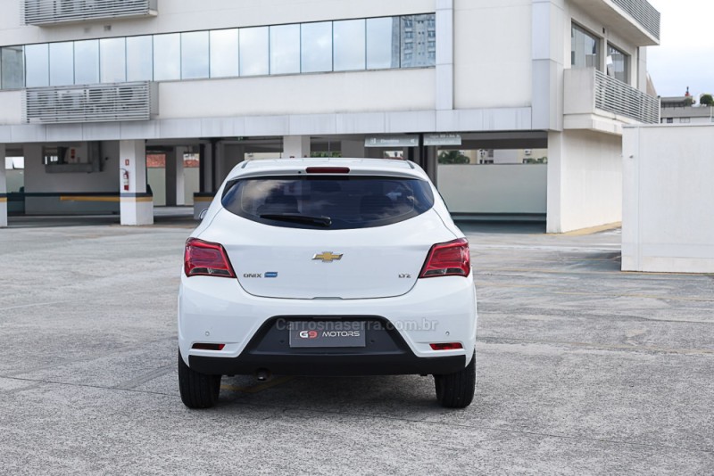 ONIX 1.4 MPFI LTZ 8V FLEX 4P AUTOMÁTICO - 2018 - PORTO ALEGRE