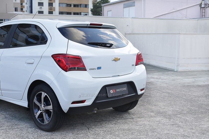 ONIX 1.4 MPFI LTZ 8V FLEX 4P AUTOMÁTICO - 2018 - PORTO ALEGRE