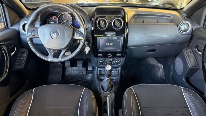 OROCH 1.6 16V DYNAMIQUE FLEX 4P MANUAL - 2017 - DOIS IRMãOS