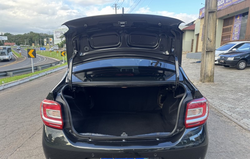 LOGAN 1.0 EXPRESSION 16V FLEX 4P MANUAL - 2015 - DOIS IRMãOS