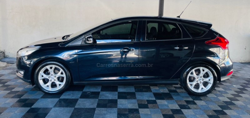 FOCUS 2.0 SE HATCH 16V FLEX 4P AUTO - 2016 - NOVO HAMBURGO