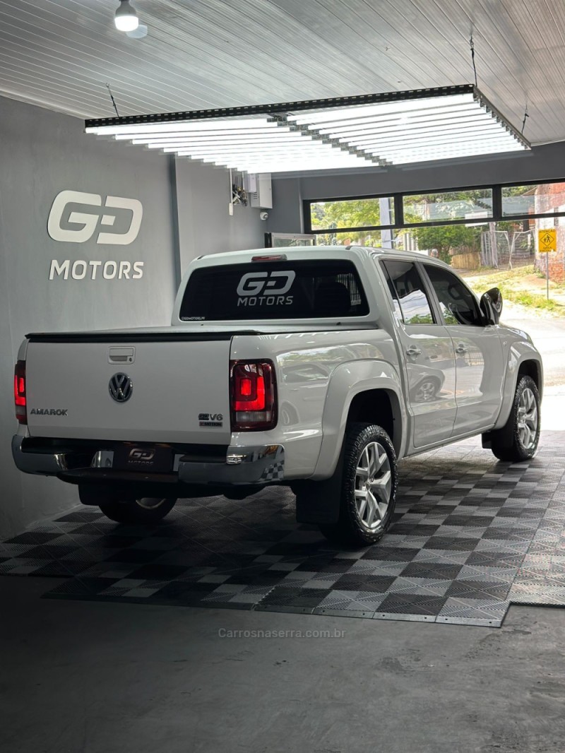 AMAROK 3.0 V6 TDI HIGHLINE CD DIESEL 4MOTION AUTOMÁTICO - 2019 - PASSO FUNDO