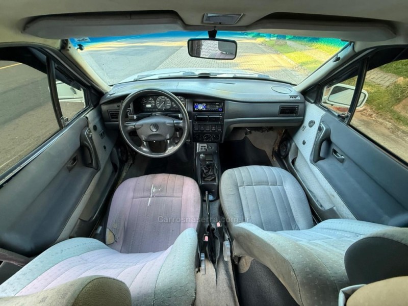 SANTANA 1.8 CLI 8V GASOLINA 4P MANUAL - 1995 - IVOTI