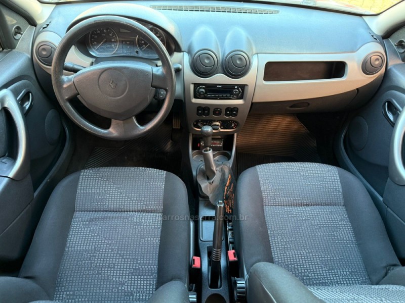 SANDERO 1.0 EXPRESSION 16V FLEX 4P MANUAL - 2010 - FARROUPILHA