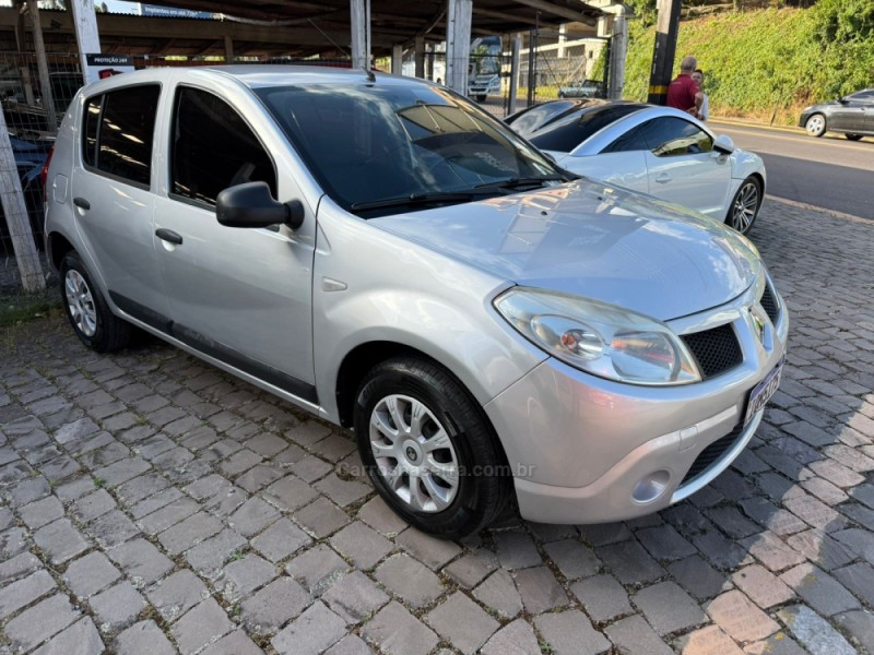 SANDERO 1.0 EXPRESSION 16V FLEX 4P MANUAL - 2010 - FARROUPILHA