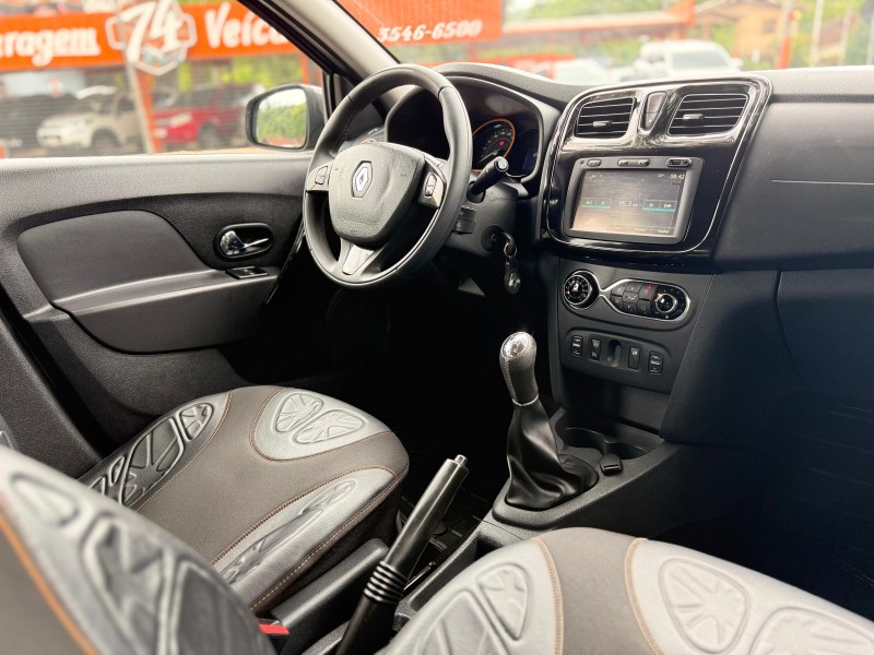 SANDERO 1.6 STEPWAY 16V FLEX 4P MANUAL - 2016 - TRêS COROAS